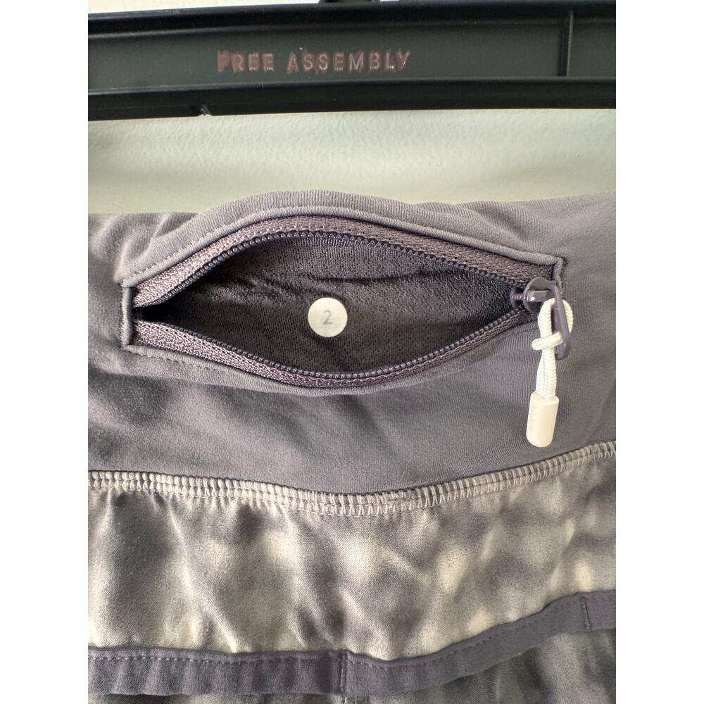 Lululemon Run Speed Shorts 2.5” Size 2 Snowy Owl Magnum Gray - Picture 4 of 12